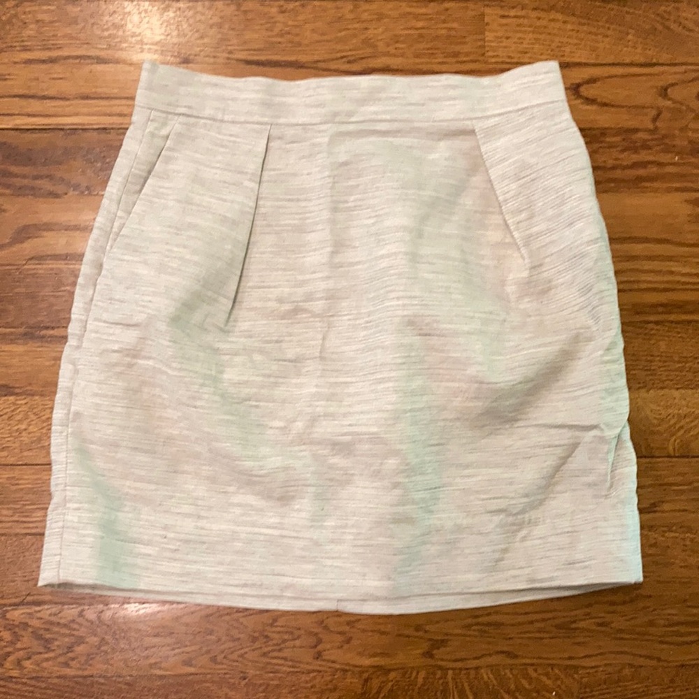 Gap skirt
